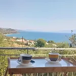 Tritsili House Appartamento