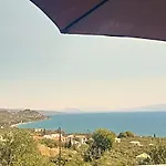 Tritsili House *