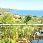 Tritsili House *