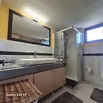 Appartamento Tritsili House *