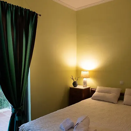 Tritsili House *