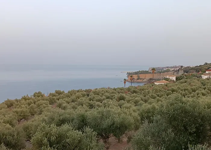 Апартаменты Tritsili House