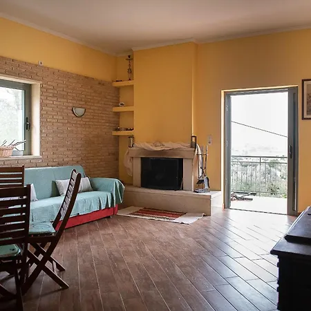 Apartment Tritsili House