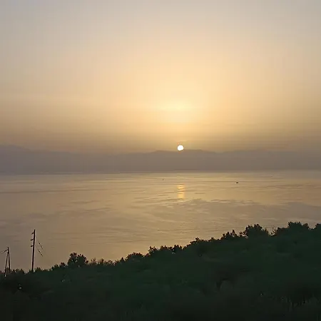 Tritsili House Apartmán