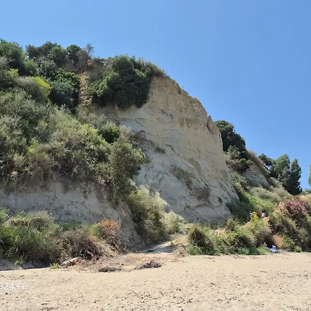 Tritsili House Apartmán